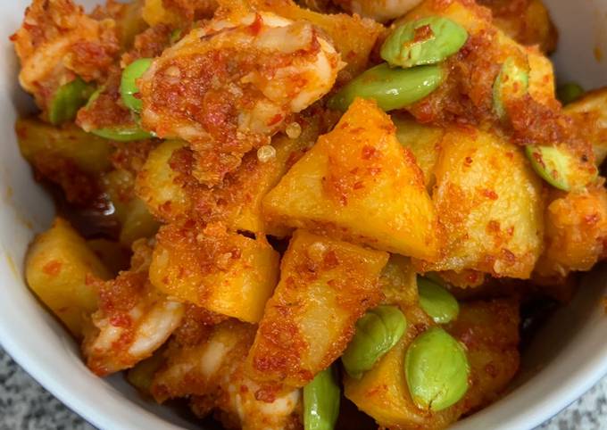 Standar Bagaimana cara membuat Sambal Goreng Kentang Udang Pete hidangan Idul Adha dijamin gurih