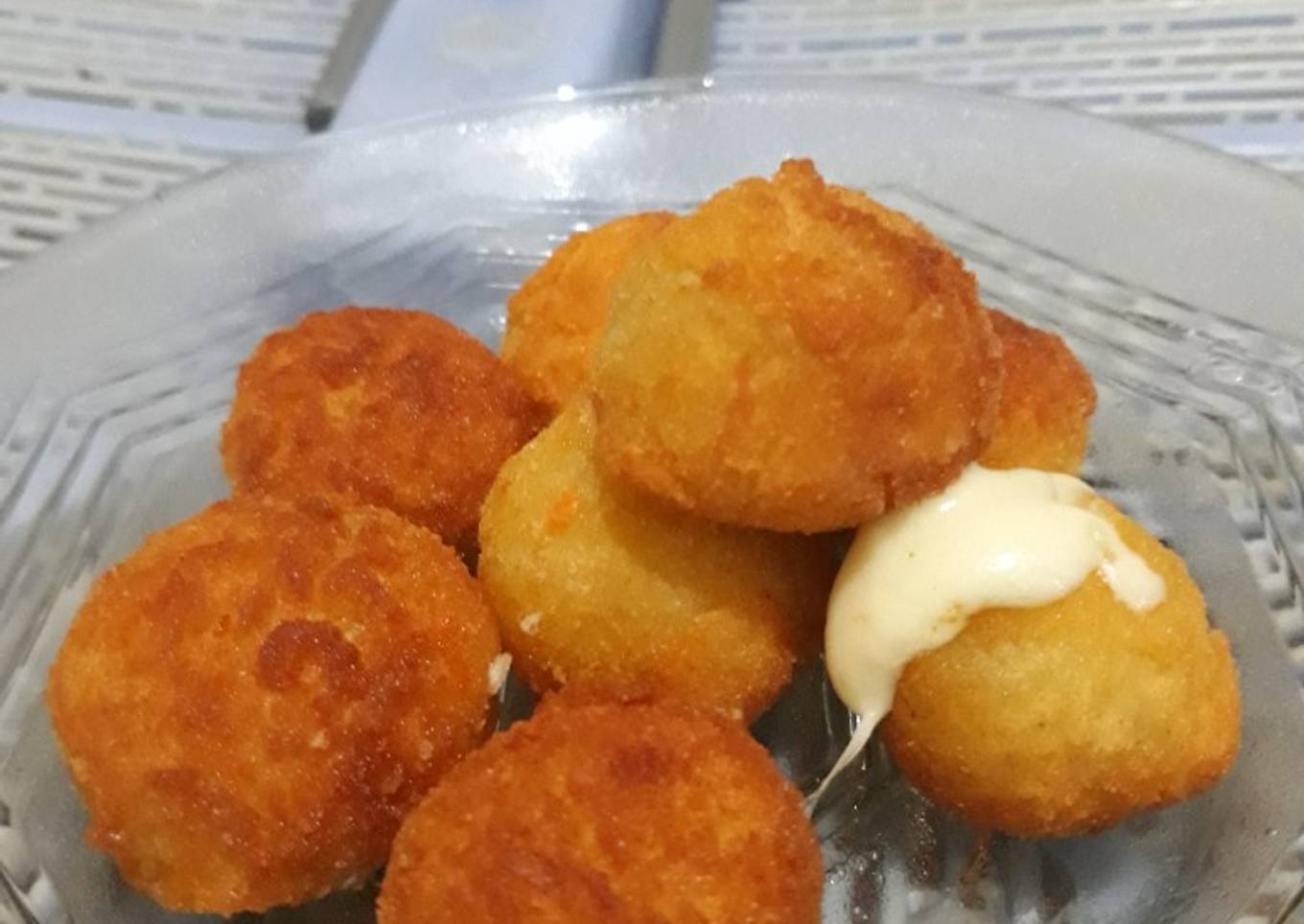 Bola kentang mozarella