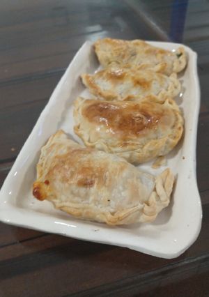 Una foto de Empanadas capresse