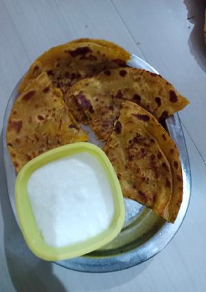 આલુ પરોઠા (Aloo Paratha Recipe In Gujarati) રેસીપી મુખ્ય ફોટો
