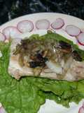 Pescado al horno con salteado de hongos