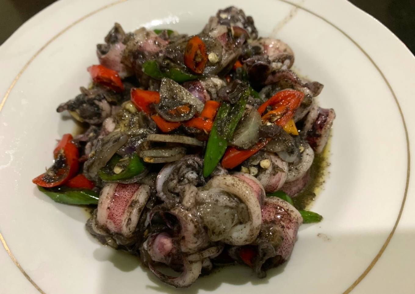 Cumi hitam manis pedas