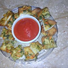 A picture of Bite size bread pakora.