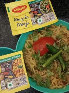 वेज मसाला मैगी (Veg masala maggi recipe in hindi) रेसिपी मुख्य फोटो