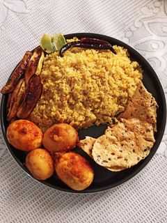 ভুনা খিচুড়ি(bhuna khichdi recipe in Bengali) রেসিপির প্রধান ছবি