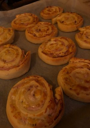 Pizzás csiga 🍕🐌 recept fotója