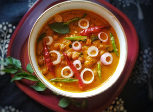 A picture of Chick peas/Chana masala.
