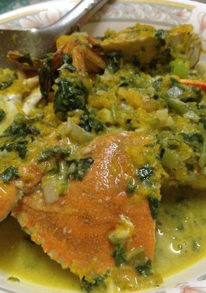 A picture of Crab in Coconut Squash Sauce - Filipino Ginataan na Alimasag.