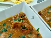 Una foto de cerdo al curry