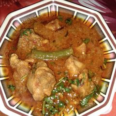 A picture of Chicken masala garvy.