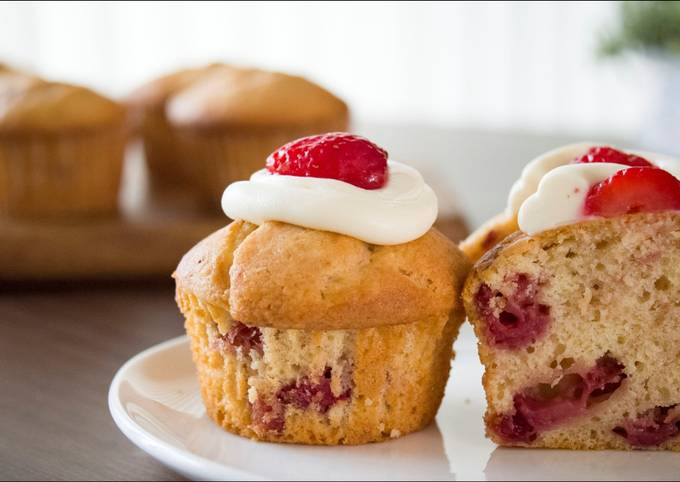 Recipe of Andrew Copley Cream Cheese Topped Strawberry Muffin★Recipe video★