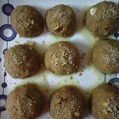 A picture of Churma ladoo.