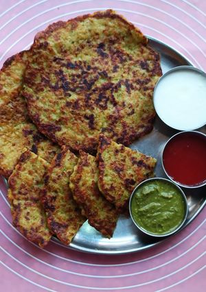 A picture of Broccoli And Leek Uttapam.