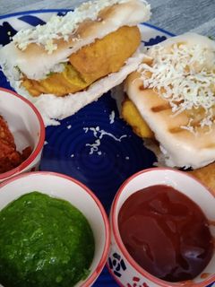 સુરતી ગ્રીલ વડાપાઉ (Surti Grill Vadapav Recipe In Gujarati) રેસીપી મુખ્ય ફોટો