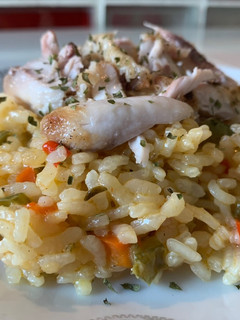 Una foto de Arroz con verdura y pollo