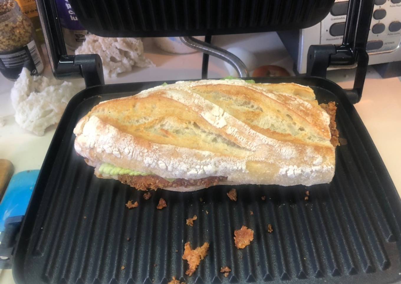 Baguette de tocino empanizado a la sonorense