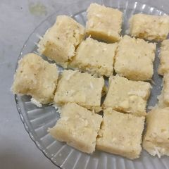 A picture of Khopra paak.