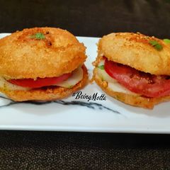A picture of Crunchy Wada Sandwich.