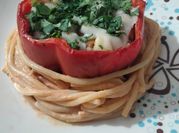 Una foto de pimientos relleno carne molida