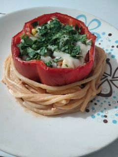 Una foto de Pimiento relleno (chile morrón) 🫑✨