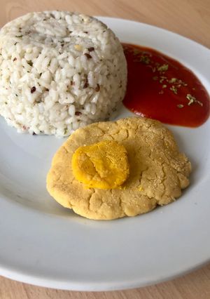Una foto de Arroz con tomate y huevo vegano