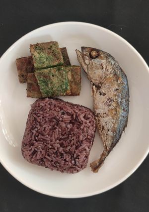 รูปของ ข้าวไข่เจียวชะอม ปลาทู