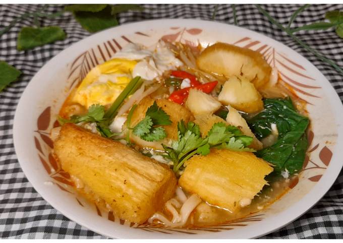 Mie Instant toping Singkong Goreng