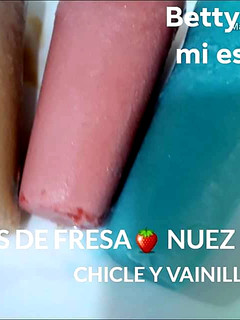 Una foto de Paletas de vainilla, nuez, chicle y fresa