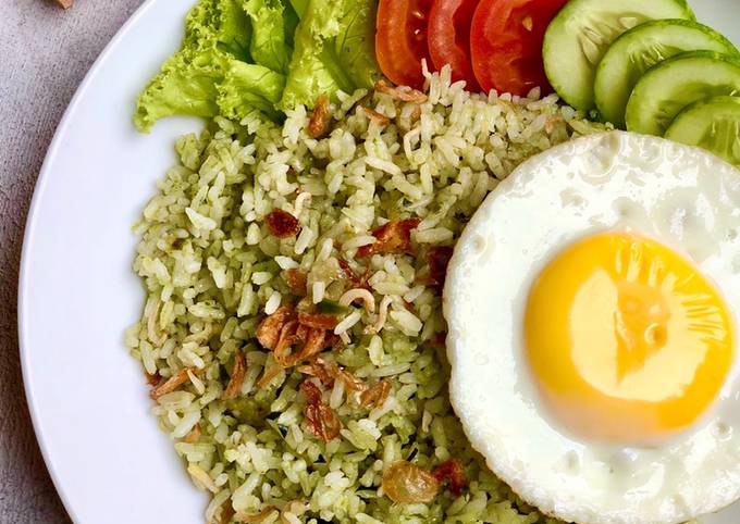 Resep Nasi Goreng Teri Cabai Ijo oleh silvia novi - Cookpad