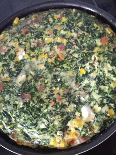 Una foto de Tortilla quiche de espinacas y albahaca