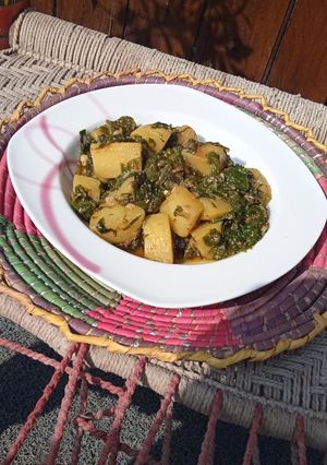 A picture of Aloo Palak.