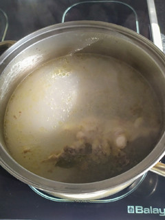 Una foto de Caldo Casero de pollo