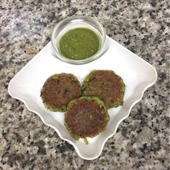 A picture of Potato & Paneer Kabab Stuffed With Hung Curd.