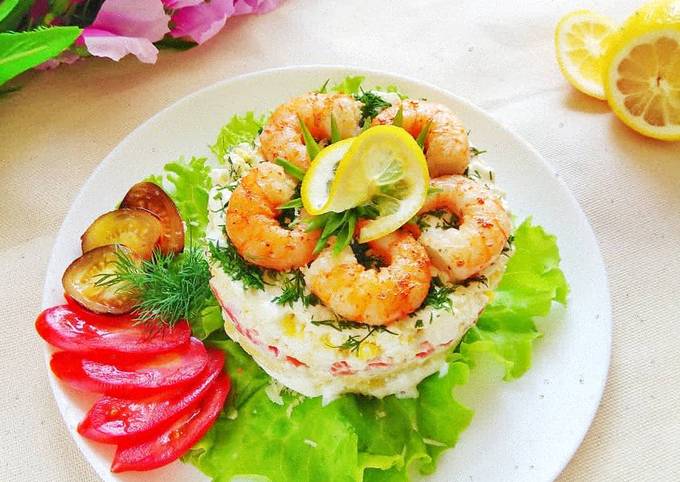 Салат с красной рыбой и креветками пошаговый рецепт с