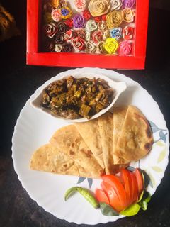 காளான்மிளகு வறுவல்&மக்காச்சோளமாவு &கோதுமை மாவு சப்பாத்தி(corn chapati and pepper mushroom recipe) செய்முறை முக்கிய புகைப்படம்