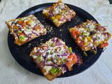 भाज्यांचा कलरफुल पिझ्झा (Colourful Pizza Recipe In Marathi)