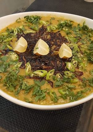 A picture of چکن حلیم.