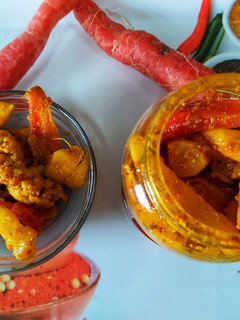 गाजर मूली का मिक्स आचार (Gajar mooli ka mix achar recipe in hindi) रेसिपी मुख्य फोटो