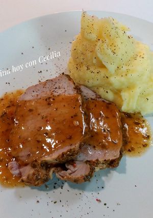 Foto principal de Lomo de cerdo al horno adobado con especias y mostaza dulce