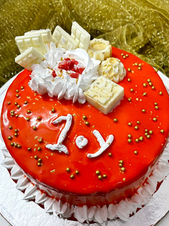 रेड वेलवेट जैल केक (Red velvet gel cake recipe in Hindi) रेसिपी मुख्य फोटो