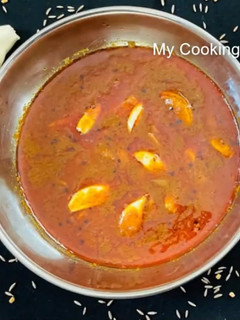 பூண்டு குழம்பு(poondu kuzhambu recipe in tamil) செய்முறை முக்கிய புகைப்படம்