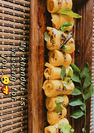 ખાંડવી (Khandvi Recipe In Gujarati) રેસીપી મુખ્ય ફોટો