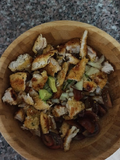 Una foto de Ensalada con pollo