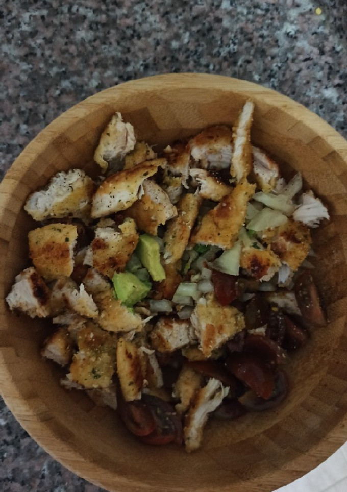 Una foto de Ensalada con pollo