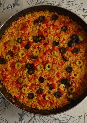 Foto principal de Arroz integral con atún y aceitunas