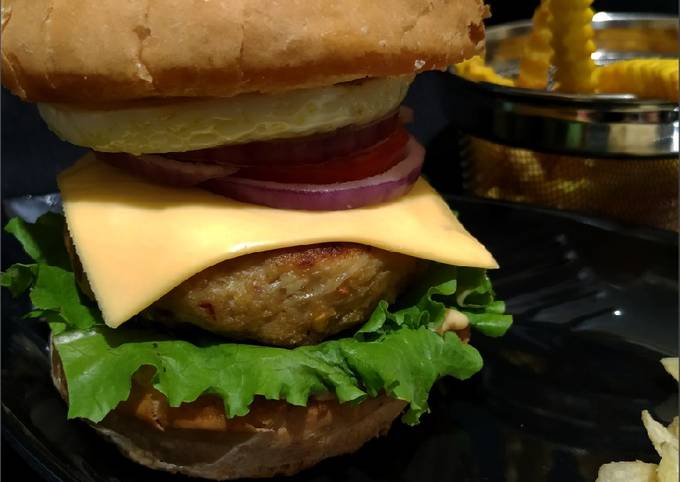 Recipe of Gordon Ramsay "Smokey Grilled chicken-egg Burger 🍔"