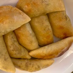A picture of Baked meat pie.