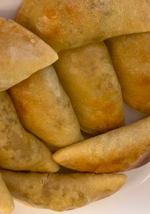 A picture of Baked meat pie.