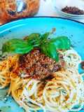 Spaghetti mit rotem Pesto