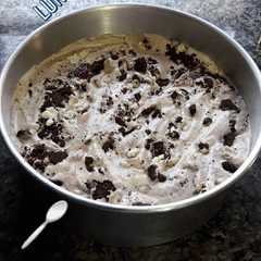A picture of Helado casero de oreo.